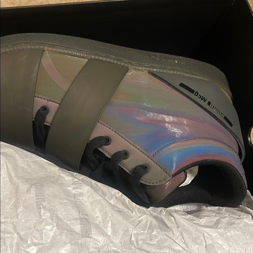 Puma collaborated with Alexander Mcqueen(iridescent) sneakers